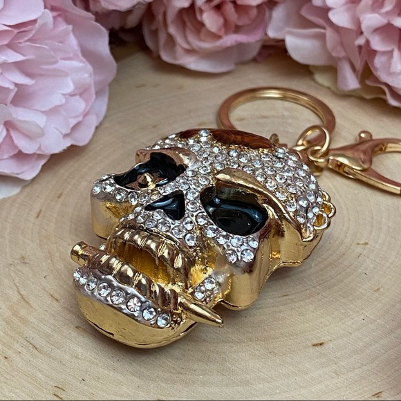 Black & Gold Crystal Pirate Skull Keychain - Picture 10 of 16